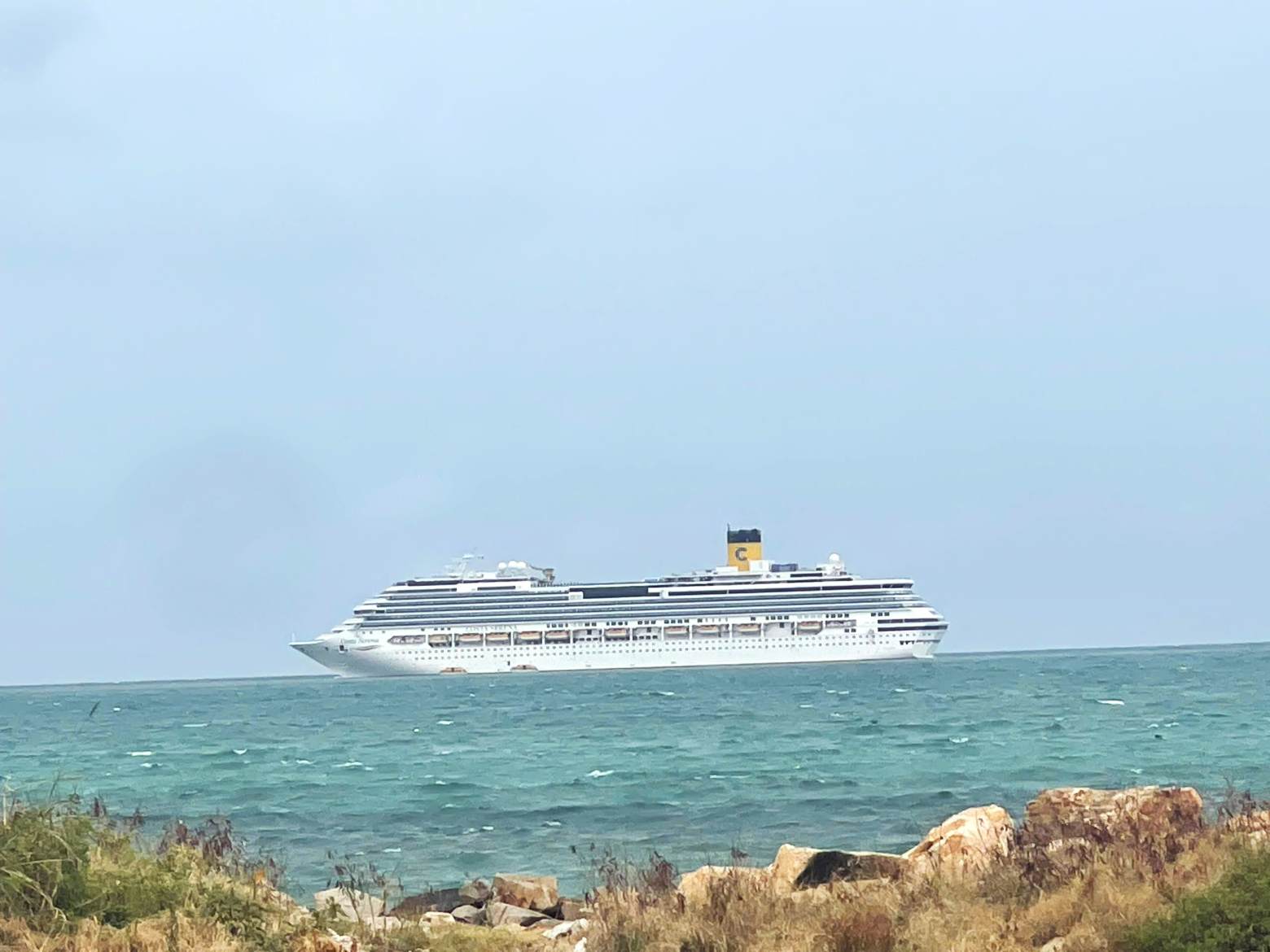 Khánh Hòa đón liền hai tàu biển quốc tế chở hơn 3.400 khách cập cảng